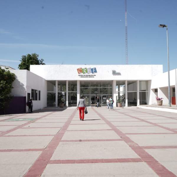 Gobierno de Sonora fortalece atención en rehabilitación a través de los CREE